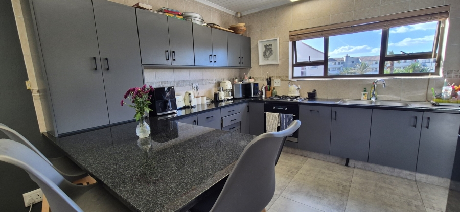 3 Bedroom Property for Sale in Waves Edge Western Cape